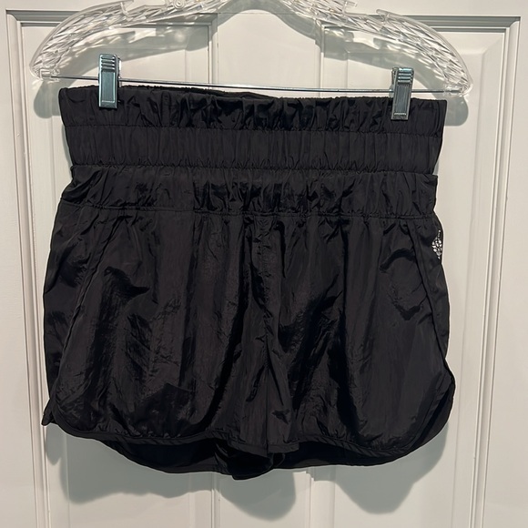 Free People FP Movement Way Home Short - Black - Medium - Picture 5 of 9